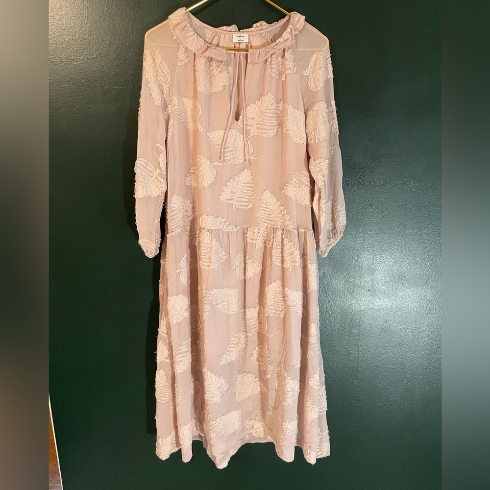 Wilfred Aritzia Pink Ruffle Neck Floral Textured Midi Dress Size S PAL4-8962-28